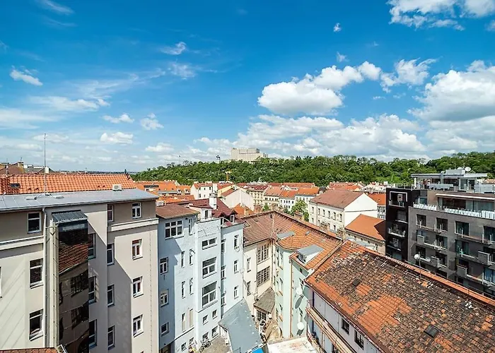 Bright 2 Bed With Big Terrace By Tram