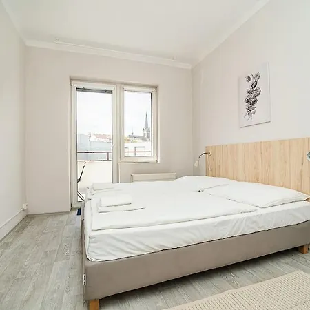 Bright 2 Bed With Big Terrace By Tram Apartment Prague Exterior photo