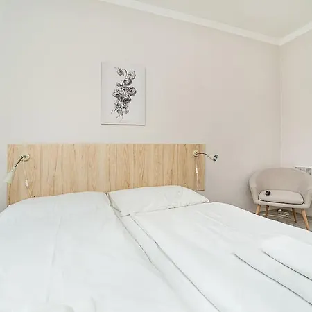 Bright 2 Bed With Big Terrace By Tram Apartment Prague Exterior photo