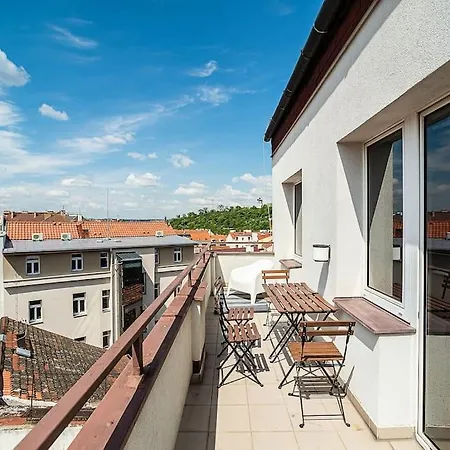 Bright 2 Bed With Big Terrace By Tram Apartment Prague Exterior photo